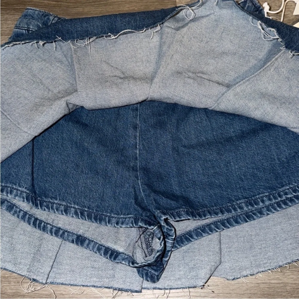NWT! Anthropologie Pilcro Slant-Pleated Denim Skort - Size 25📢